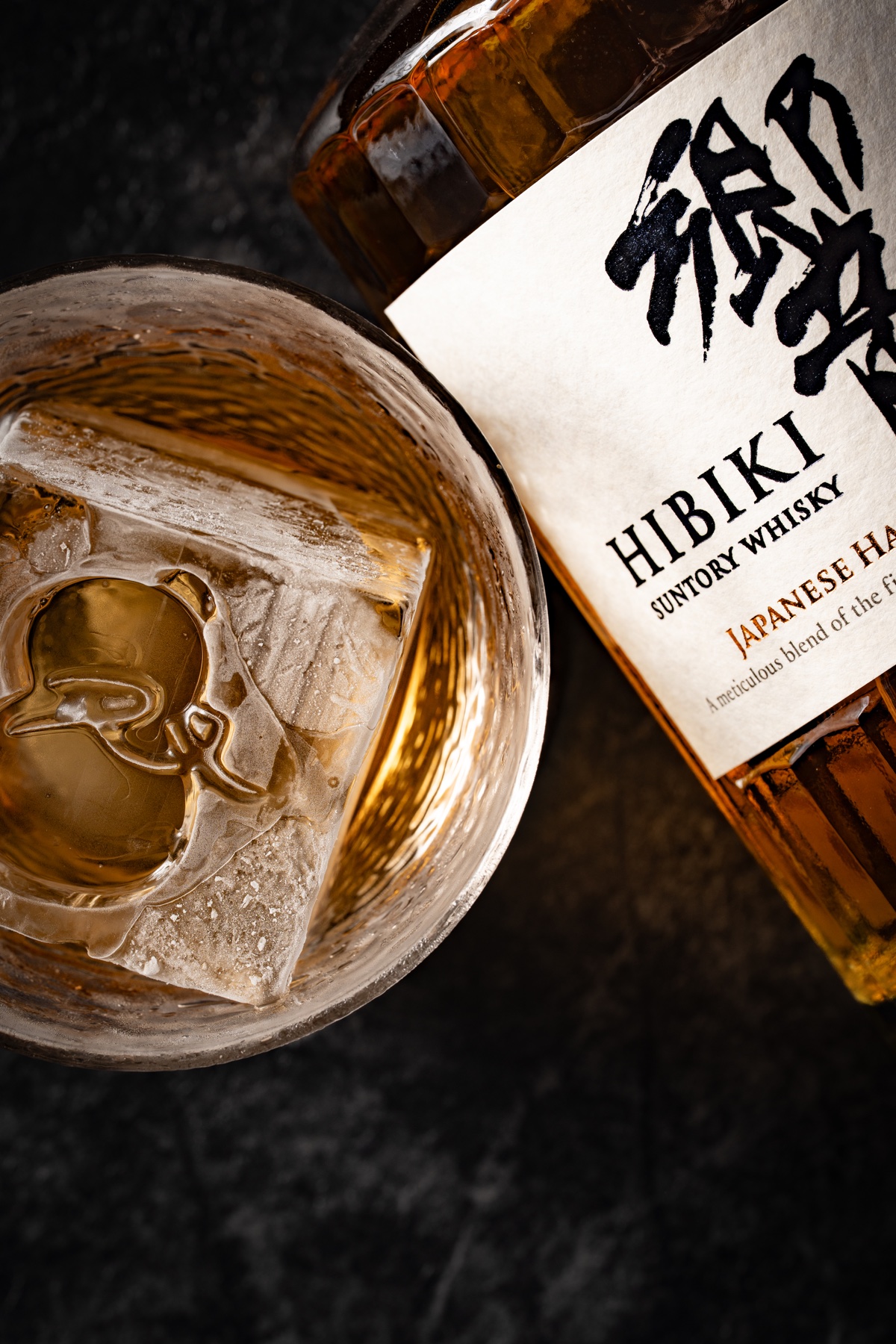 双円第一季響威士忌與冰塊酒杯實拍